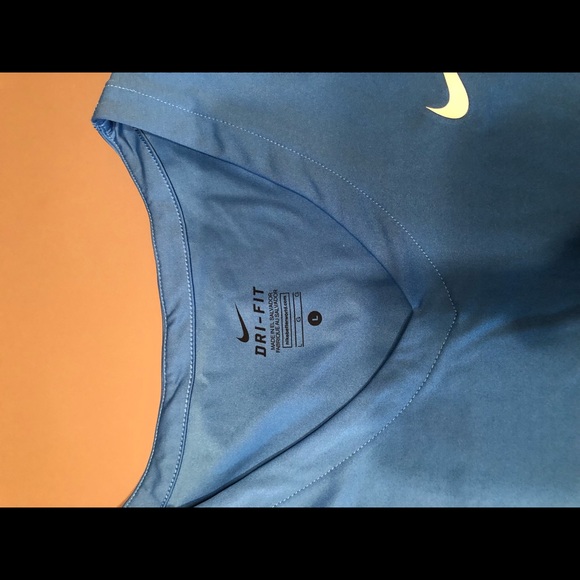Women’s Nike dri fit. Great condition. - Picture 3 of 3